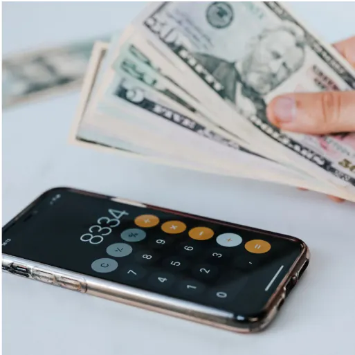 Calculando el costo de una cirugía con el apoyo de un asesor médico de NeoEthernal.